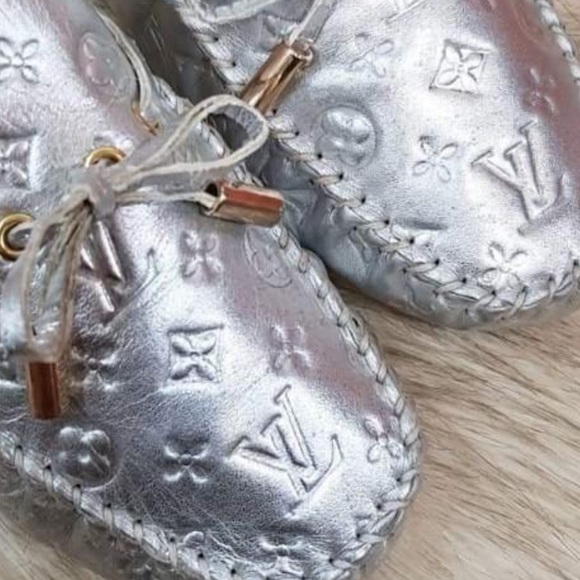 Louis Vuitton Monogram In Silver Metallic Leather Ladies Sz 37 EUR US 7 Loafers - Picture 4 of 12